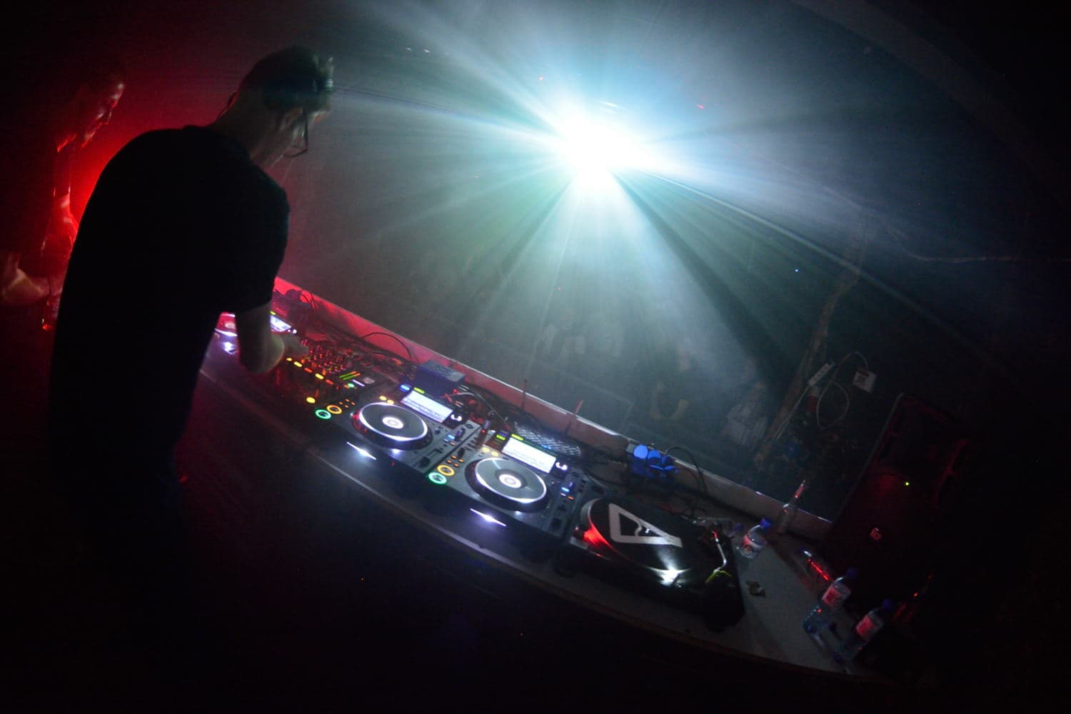 ARtroniks performing